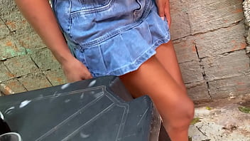 Preview 1 of Homa Garl - a novinha no bar pesqueiro com o senhor safado