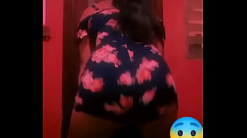 Preview 4 of Mom And Hot Dog Sex - Puta de guatemala le gusta la berga
