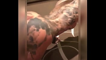 Preview 2 of Iave Mature Housewife - La chica de los tattos