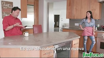 Preview 1 of Xxxux Vxxxi - My stepdad is a cuckold thanks to me [SUB ESP]