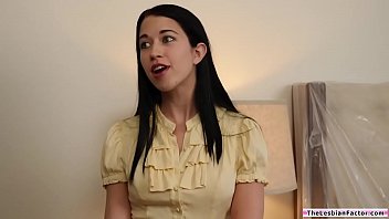 Preview 1 of Bokep Pesta - Dyke boss scissoring with assistant