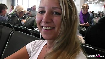 Preview 1 of Anal Hotel Hooker - Titten raus im Flugzeug Fick mit Poolboy - Deutsch Mutter im Urlaub