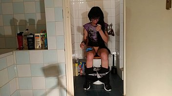 Preview 2 of Porn Fail - Sexy goth teen pee &amp_ crap while play with her phone pt1 HD