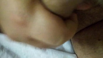 Preview 2 of Xem Phim Gai Lau Xanh U70 - Novinho gordinho peludo mostrando bolas