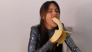 Preview 2 of Door Fetish - Apolonia Lapiedra Sucking Banana