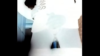 Preview 4 of Very Young Boy Sedused By Womem - Masturbazione con raggi ultravioletti,  raggi x