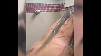 Preview 3 of Ava Taylor Lesbian - Andressa Urach tomando banho