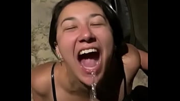 Preview 2 of Xxx Violation - Piss drinking - S&uuml_sse Schwarzhaarige schluckt gierig all seine Pisse!
