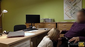 Preview 3 of German Amateur Taboo - LOAN4K. Une &eacute_tudiante jeune fille a une urgence alors pourquoi