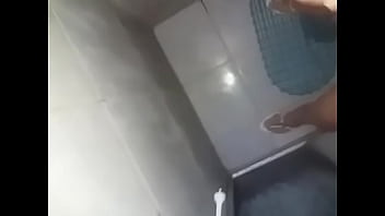 Preview 2 of Big Ass Shower Xnxx - Meu grelinho duro gozando com tes&atilde_o