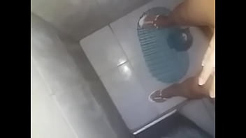 Preview 1 of Big Ass Shower Xnxx - Meu grelinho duro gozando com tes&atilde_o