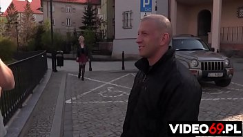 Preview 1 of Bedroom Gril - Polskie porno - Spotkaliśmy naszą fankę