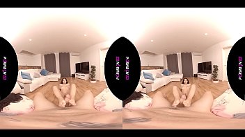 Preview 4 of Xprono Famme Pise - POV Mujer llaga a casa de trabajar y pilla al marido haci&eacute_ndose una paja en cuarentena pero esta tan cachonda que que decide... PORNBCN Julia de Lucia hot wife Puedes ver esta escenas en VR 4K realidad virtual en nuestra pagina oficial porno espa&amp_a