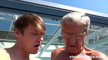 Preview 2 of Mom Fingering Catch - Grandpa Eats Twinks Ass and Cum off his chest