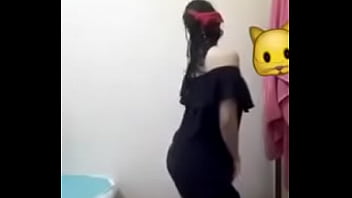 Preview 1 of Blacked Com Teacher Tits - Moviendo el culo