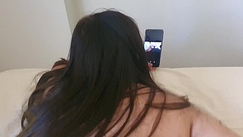 Preview 1 of Moi Glases - atrapo a mi hermanastra viendo porno y le hago un creampie