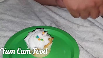 Preview 3 of Guy 18 Sex - Cum cream for my creamy cupcake.
