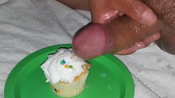 Preview 4 of Guy 18 Sex - Cum cream for my creamy cupcake.