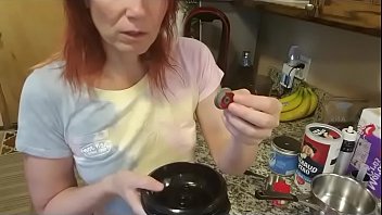 Preview 1 of Chicas Hermosasxxx - My Ozen Blender and easy made Oatmeal