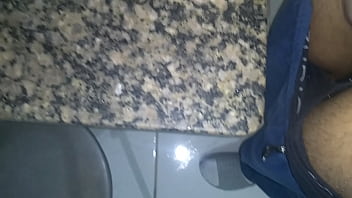 Preview 1 of Mangala B F - Gozando batendo punheta