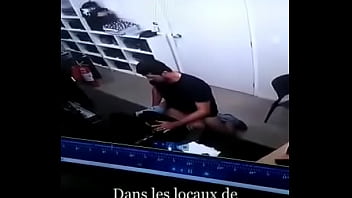 Preview 2 of Brutal Hair - douane in Paris