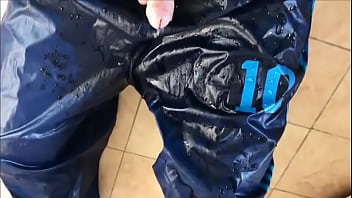 Preview 4 of Sexy Ass Gall - De caliente me meoo... Super ecxitado shiny nylon pantalon sire