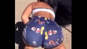 Preview 1 of Fly Sex Video - Novinha carioca dan&ccedil_ando funk de shortinho
