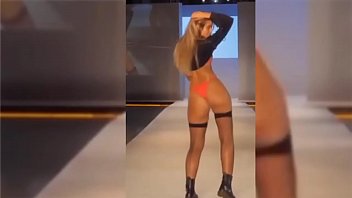 Preview 4 of Chuyn Gii - Work that ass sissy (bubble butt subliminal trance)