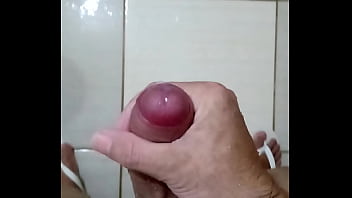 Preview 2 of Xxx Caked - Gozada gostosa na hora do banho