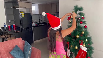 Preview 1 of Induan Film - Ya llega la Navidad y ya se sienten las bolas. H.L.
