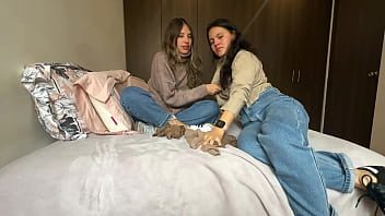 Preview 1 of Mom Fuck Son Shx - La vecina me ense&ntilde_a a probar las medias veladas que compre para usar con mi esposo