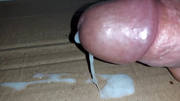 Preview 4 of Futanari Pee - Gozando gostoso