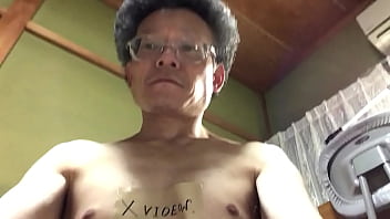 Preview 1 of Asian With Homeless Man - 認証動画