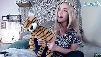 Preview 1 of Fat Mom Wi - Camsoda - Carol Baskin Joe Exotic BBC Tiger King Parody