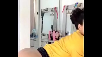Preview 2 of Gadged Sex - Morena rabuda dan&ccedil_ando sem calcinha