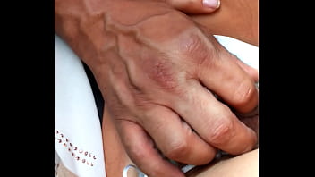 Preview 4 of Indian Xxx Pure Sex - Mi novia masturba mientras voy conduciendo y muestra su rico chochita