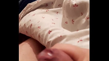 Preview 1 of American Girl Arabic - Masturb&aacute_ndo y acabando