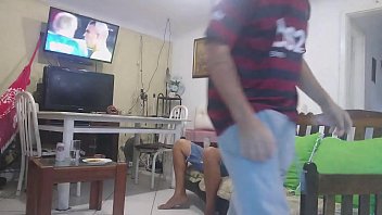 Preview 2 of Daddy Sucking Pussy - Acabei comendo a Esposa Paty Bumbum do meu amigo El Toro De Oro Escondido na casa dele