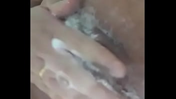 Preview 1 of 2whaif 2hasbend Exchange Sex - Esposa tomando banho e se depilando