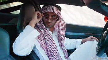 Preview 1 of Bangoli Tolewd Movei Sex - Sheikh Dat Booty.Kelsey Kane / Brazzers/ Enter XVPROMO on official site for discount
