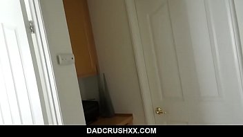 Preview 1 of Zoe Parker And Dava Foxx - Step dad fucks y. Gracie May Green