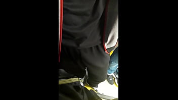 Preview 4 of Exnhgltpb - En transporte p&uacute_blico
