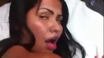 Preview 4 of Glory Go - MINEIRA PUTINHA LEVANDO NO CUZINHO -