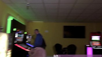 Preview 2 of Pornored Petits Dp - &Ouml_ffentlicher Sex im Spielcasino mit deutscher bukkake teen