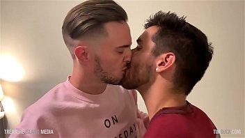Preview 1 of Laila Elwi Sex Porn - Kissing and Sucking Buddies
