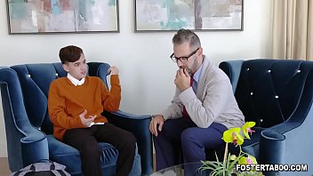 Preview 2 of Snx Potos - Hot and busty foster step mom Dee Williams wants to get pregnant so she asked her new foster to fuck her pussy and enjoyed their 1 on 1 session.