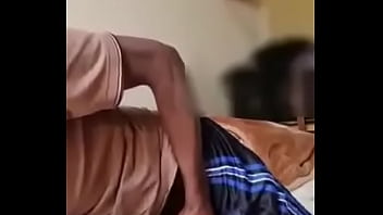 Preview 2 of Bbw Ebony Grandma - Gozando na cama