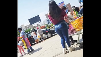 Preview 2 of Marley Brinx And Leah Gotti - Metro de trujillo 2