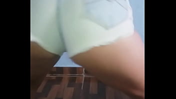 Preview 1 of Inrltek - Esposa puta dan&ccedil_ando funk de shortinho sem sutia