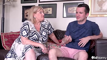 Preview 2 of Cleaning Sex Parties - BBW Catherine Can Doing A Striptease For Sam Bourne AGEDLOVE
